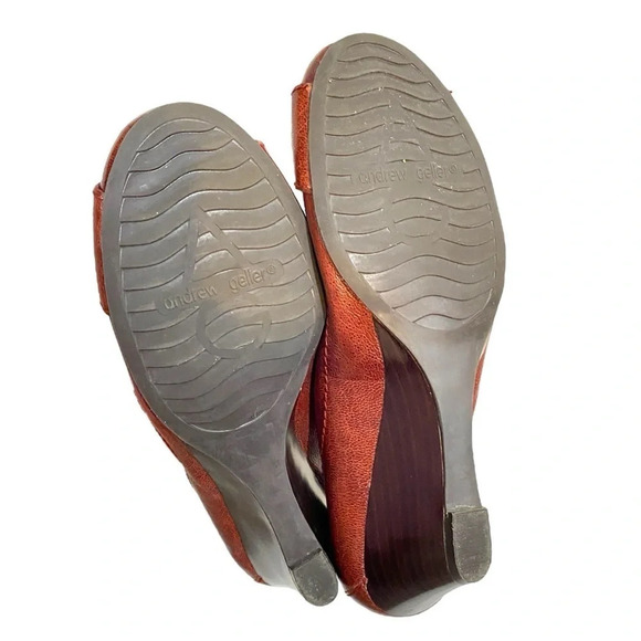 Andrew Geller NWOT Size 7 Reddish Brown with antiques Gold Buckle WEDGE Heel 2.5 - Picture 14 of 16